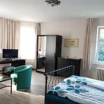 Haus Am Waldesrand ゲストハウス 3*