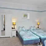 Haus Am Waldesrand ゲストハウス 3*