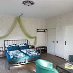 Haus Am Waldesrand ゲストハウス 3*